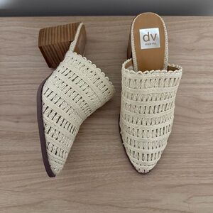 NWOT Dolce Vita Rattan Mules Size 8